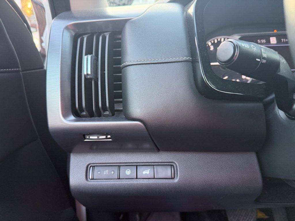 Used 2023 Nissan Pathfinder SL w/ Cargo Package AWD/4WD image 15