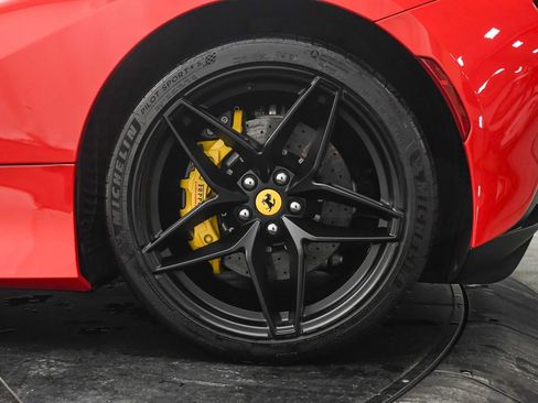 Used 2021 Ferrari F8 Tributo image 33