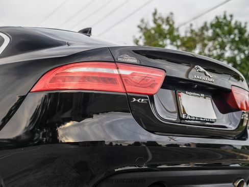 Used 2018 Jaguar XE Premium AWD/4WD image 74