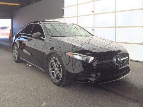 Used 2019 Mercedes-Benz A 220 w/ AMG Line image 4