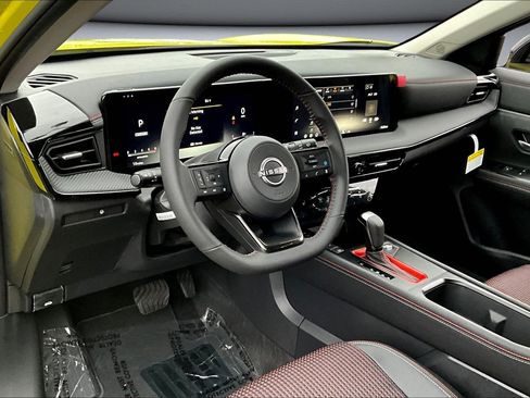 New 2026 Nissan Kicks SR w/ Cold Weather Package image 7