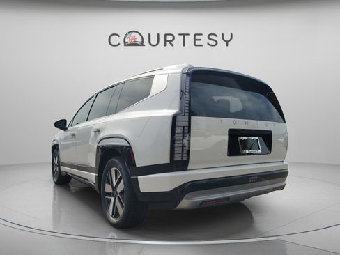 New 2026 Hyundai Ioniq 9 SEL image 3