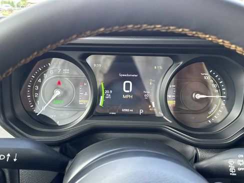 Used 2024 Jeep Wrangler Unlimited w/ Convenience Group AWD/4WD image 24