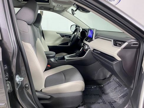 Used 2025 Toyota RAV4 XLE image 8