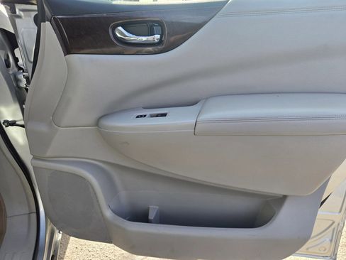 Used 2015 Nissan Quest SV image 15