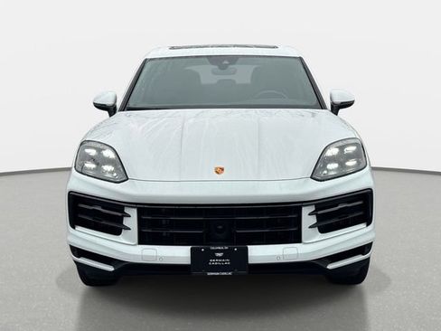 Used 2024 Porsche Cayenne w/ Premium Package AWD/4WD image 8