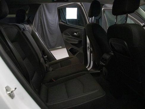 Used 2024 GMC Terrain SLE image 18