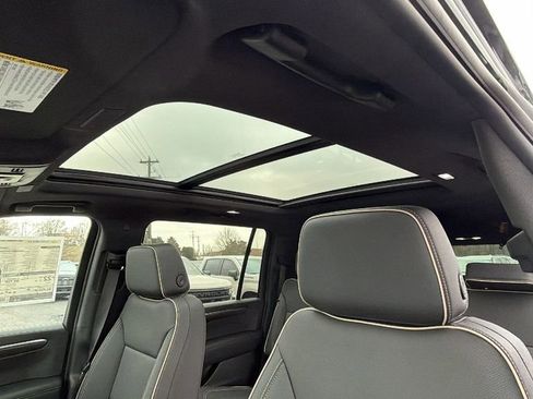 New 2026 Chevrolet Suburban Premier image 16