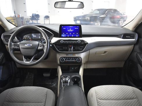 Used 2020 Ford Escape SE image 10