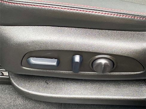 Used 2023 Chevrolet Equinox RS image 15