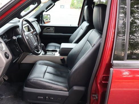 Used 2015 Ford Expedition EL XLT w/ Equipment Group 202A AWD/4WD image 19