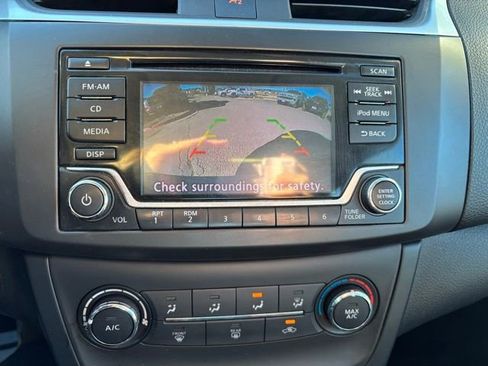 Used 2018 Nissan Sentra S image 29