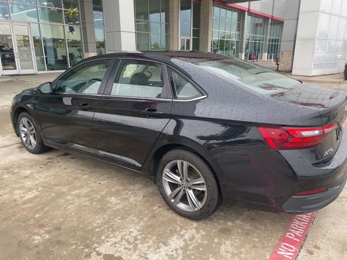 Used 2024 Volkswagen Jetta SE FWD image 14