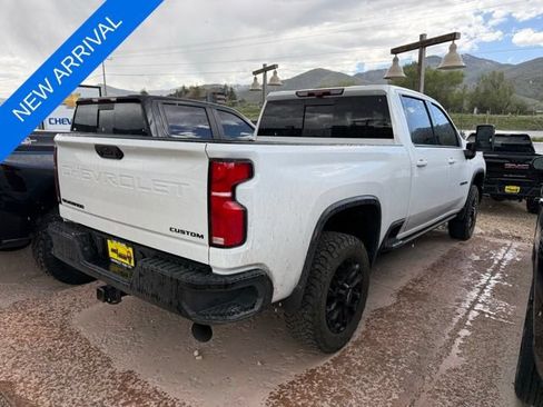 Used 2025 Chevrolet Silverado 3500 LTZ w/ LTZ Plus Package AWD/4WD image 7