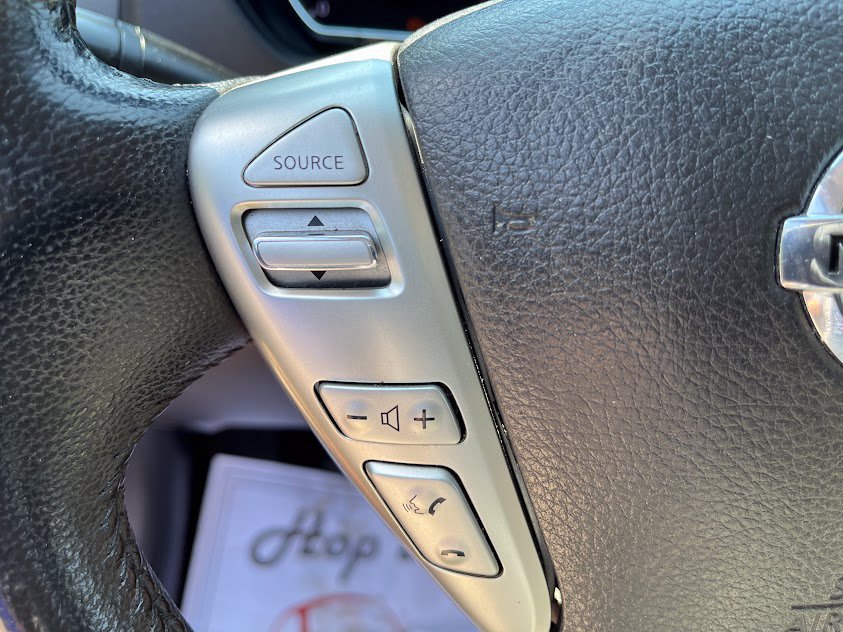 Used 2014 Nissan Versa Note SV w/ Convenience Package FWD image 11