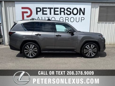 Used 2023 Lexus LX 600 4WD w/ Appearance Package image 3