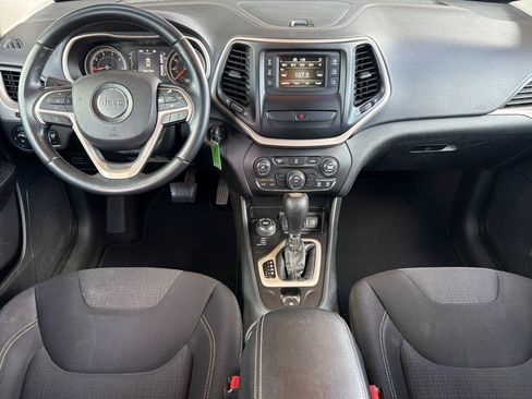 Used 2015 Jeep Cherokee Latitude AWD/4WD image 15