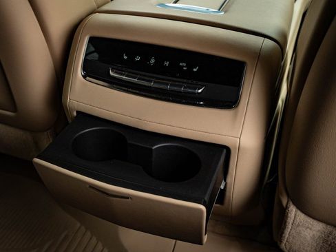 Used 2021 Cadillac Escalade ESV Premium Luxury image 49