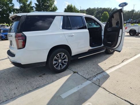 Used 2022 Chevrolet Tahoe LT w/ Luxury Package RWD image 19