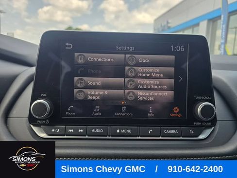 Used 2025 Nissan Rogue SV FWD image 21