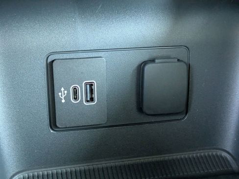 New 2026 Ford Explorer Platinum image 28