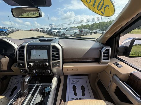 Used 2018 Ford F150 Lariat w/ Equipment Group 502A Luxury AWD/4WD image 23