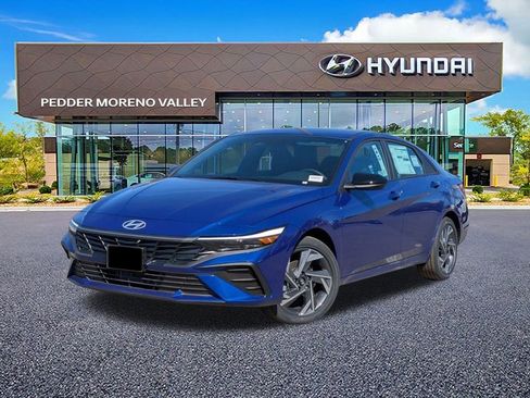 New 2025 Hyundai Elantra SEL image 2