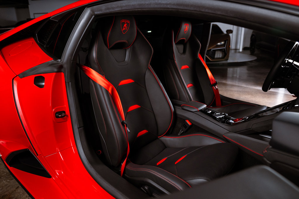 Used 2021 Lamborghini Huracan EVO RWD image 30