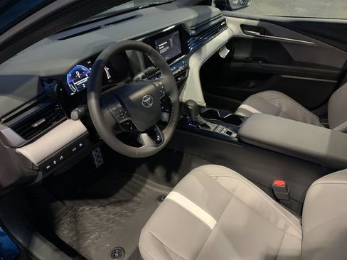 New 2026 Toyota Camry SE FWD image 9