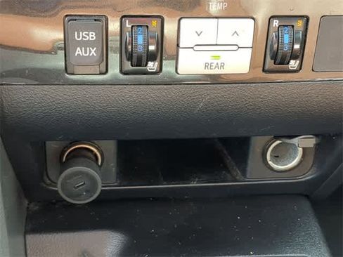 Used 2016 Toyota Sequoia Platinum image 34