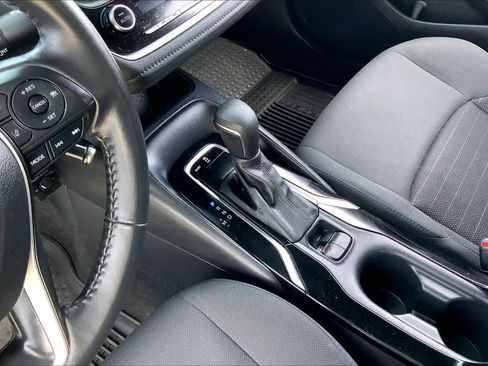 Used 2022 Toyota Corolla SE image 16