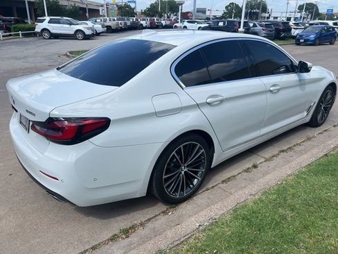 Used 2021 BMW 530i xDrive w/ Premium Package AWD/4WD image 4