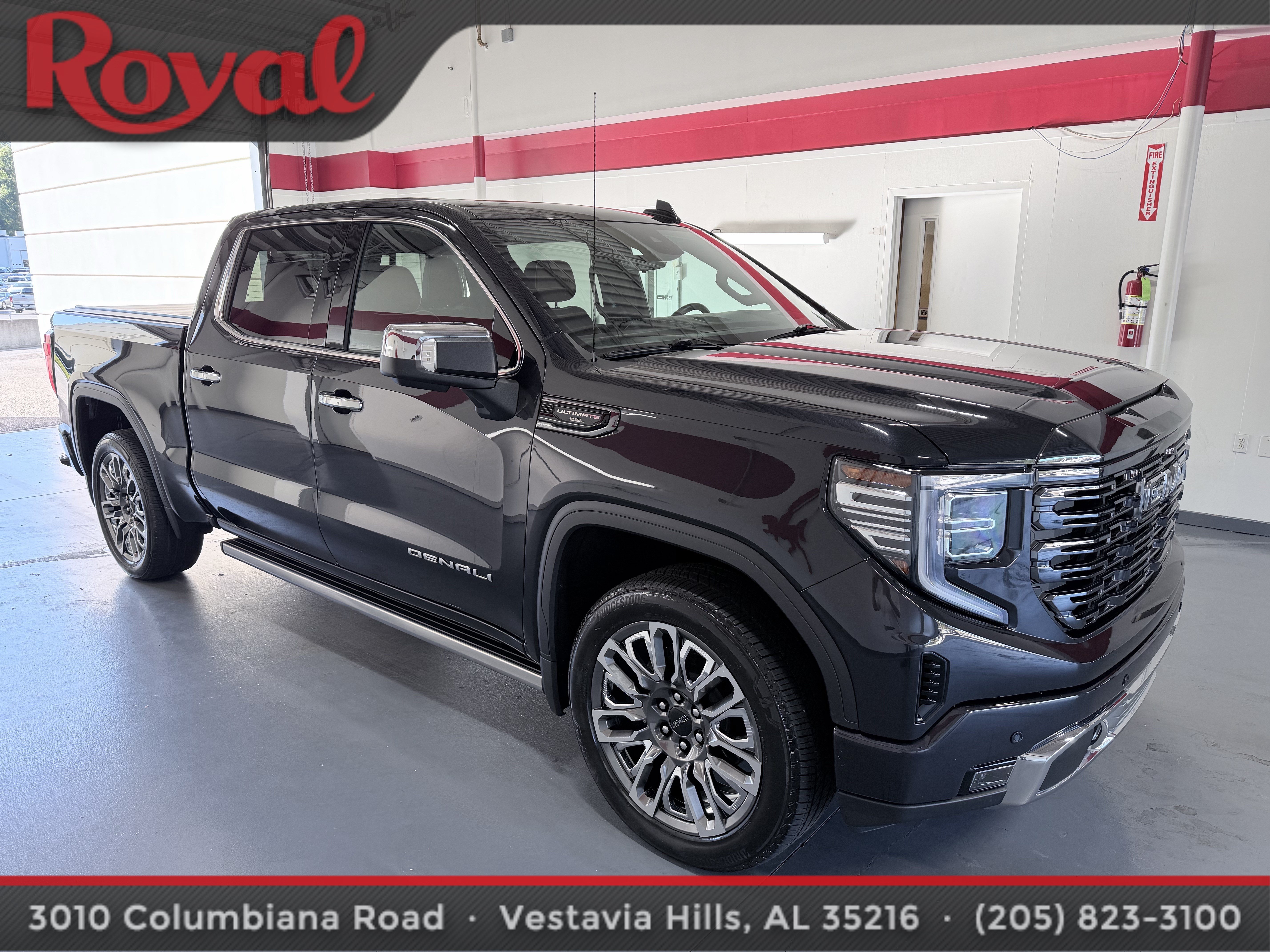 Used 2024 GMC Sierra 1500 Denali Ultimate AWD/4WD image 3