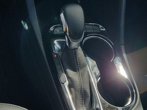 Used 2024 Buick Encore GX Sport Touring image 14