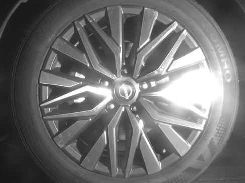 Used 2025 Nissan Altima 2.5 SV FWD image 12