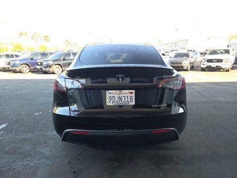 Used 2022 Tesla Model Y Performance image 8