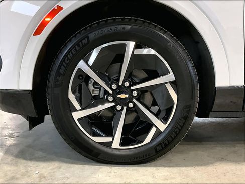 Used 2025 Chevrolet Equinox EV LT w/ Convenience Package image 7