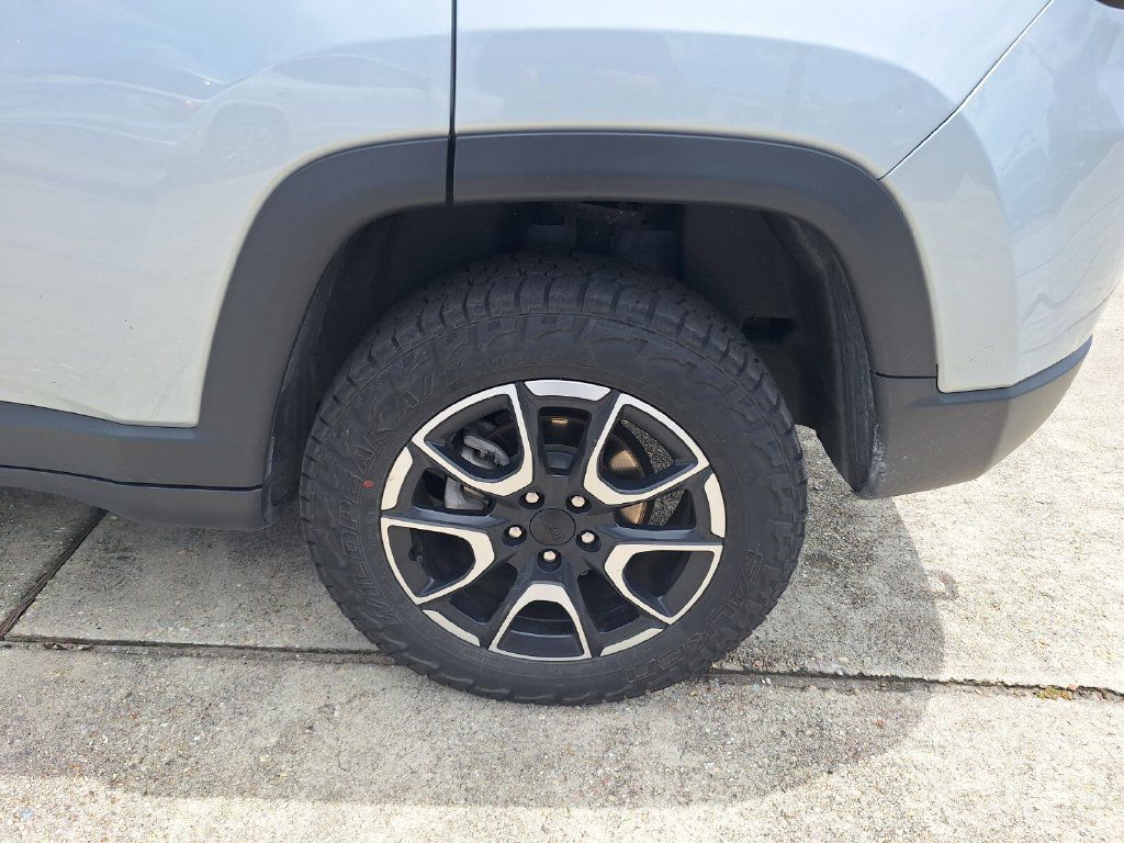 Used 2024 Jeep Compass Trailhawk AWD/4WD image 27
