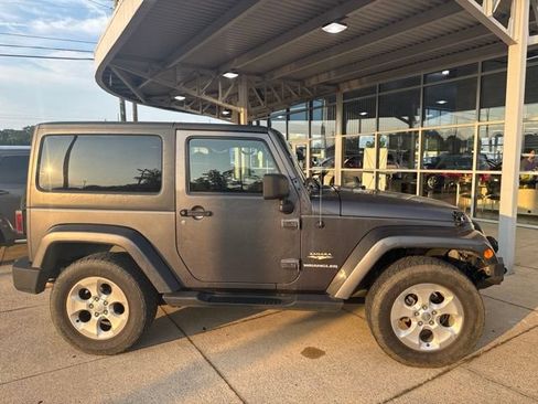 Used 2014 Jeep Wrangler Sahara w/ Dual Top Group AWD/4WD image 6