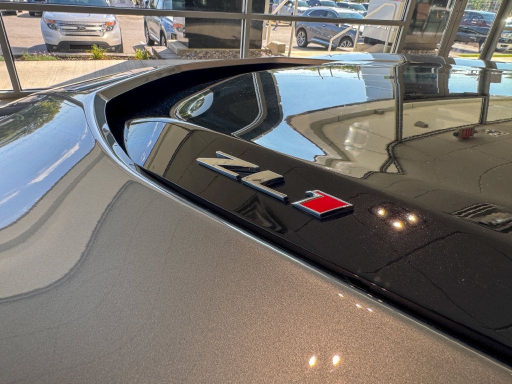 Used 2022 Chevrolet Camaro ZL1 RWD image 9