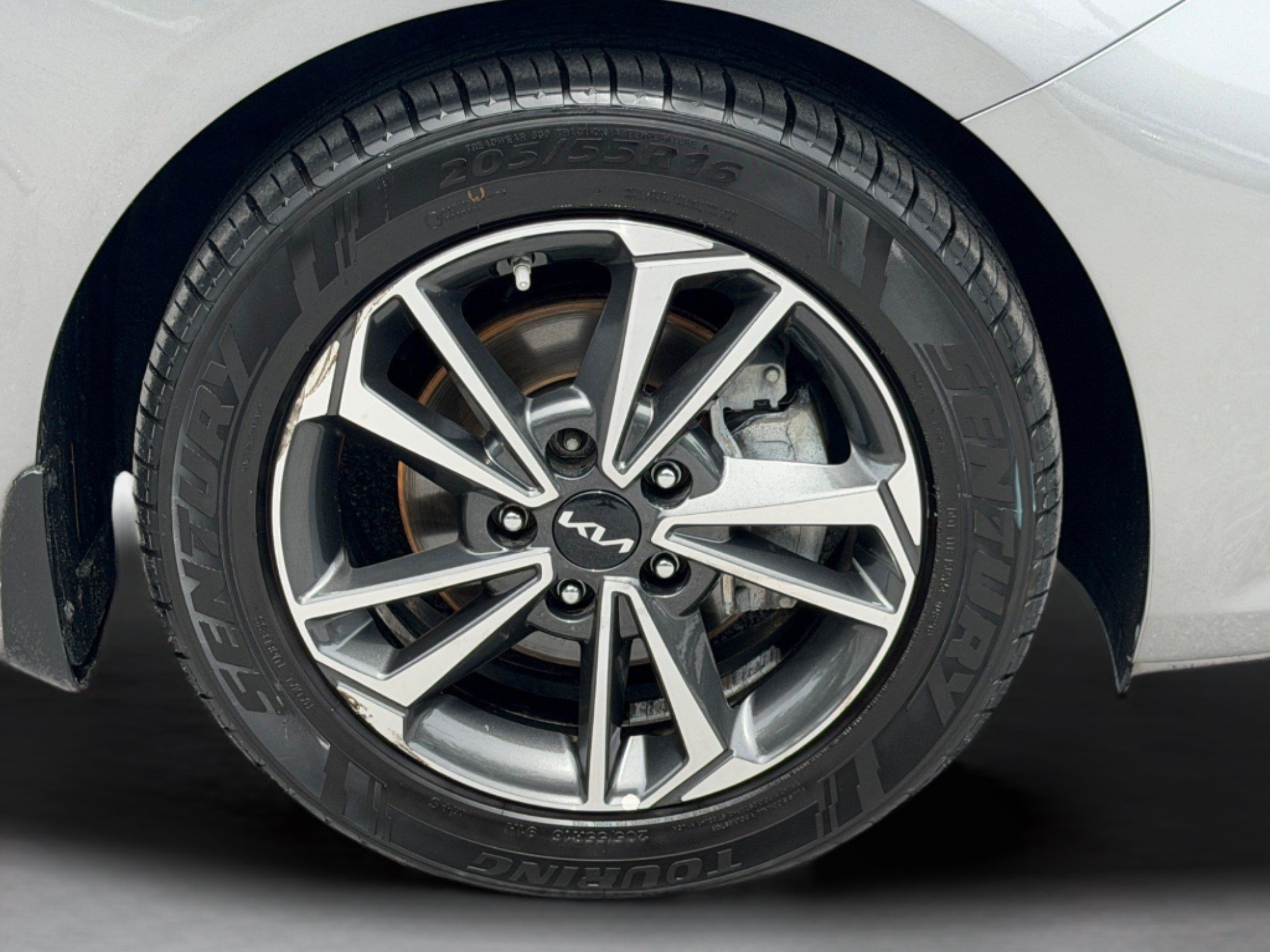 Certified 2024 Kia Forte LXS w/ LXS Technology Package FWD image 18