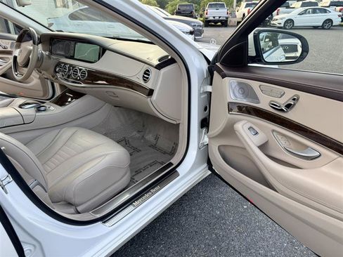 Used 2017 Mercedes-Benz S 550 4MATIC Sedan image 10