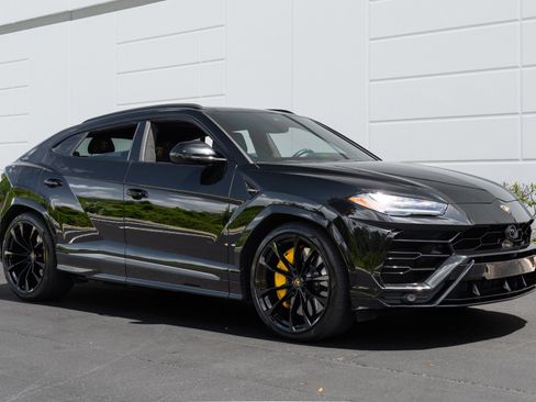 Used 2022 Lamborghini Urus AWD/4WD image 4
