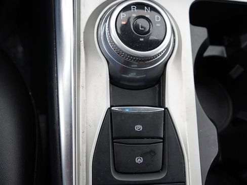 Certified 2022 Ford Explorer XLT w/ Equipment Group 202A image 33