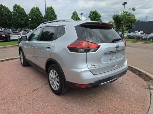 Used 2019 Nissan Rogue SV AWD/4WD image 3