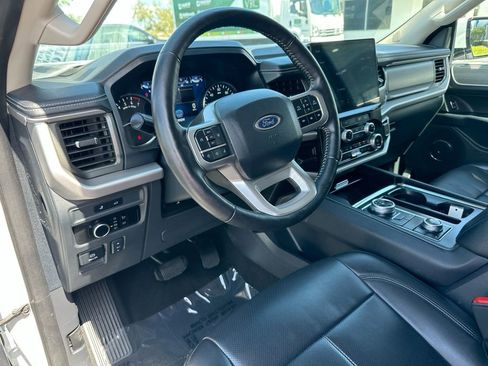 Used 2024 Ford Expedition Max XLT image 10