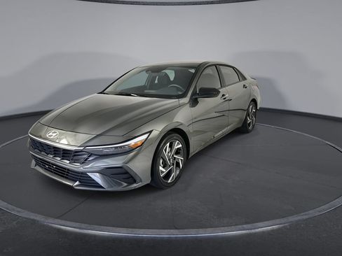 Certified 2025 Hyundai Elantra SEL FWD image 4
