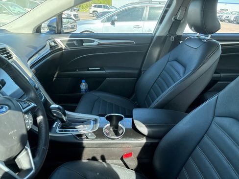 Used 2016 Ford Fusion SE w/ Equipment Group 202A FWD image 13