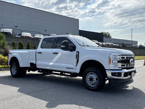 Used 2023 Ford F350 XLT w/ 360-Degree Camera Package AWD/4WD image 2