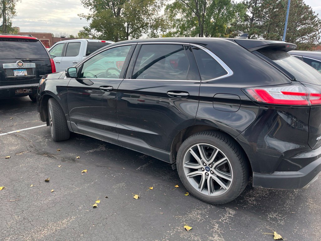 Used 2019 Ford Edge Titanium w/ Cold Weather Package AWD/4WD image 5